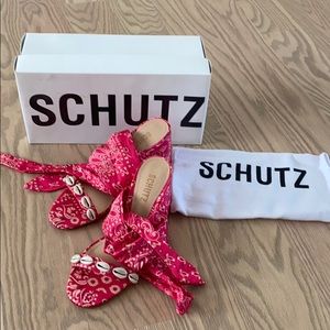 Schutz pink shell detail, bandana print sandal